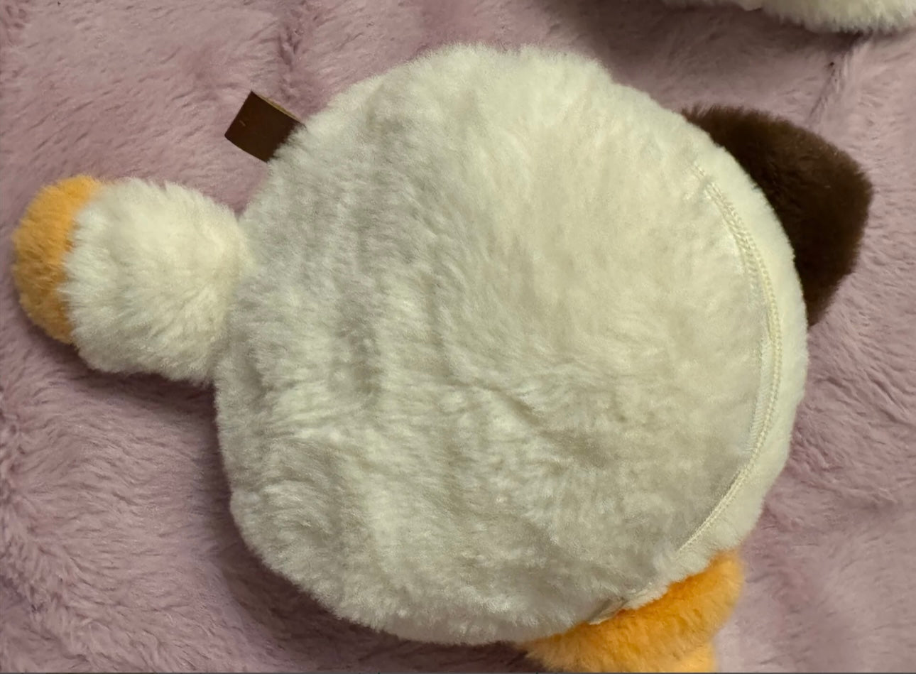 Baby Three Fortune Cat is zipper bag