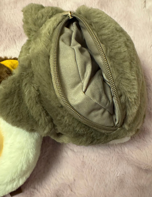 Baby Three Fortune Cat is zipper bag